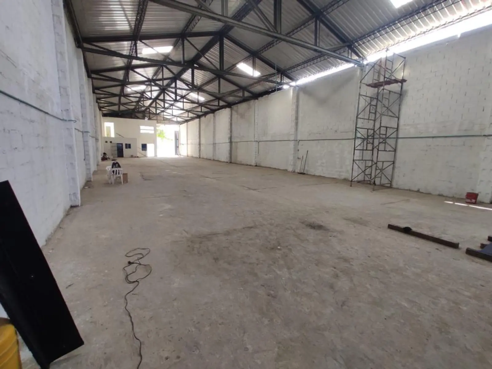 Galpón Industrial (Zona Sur / Haticos)